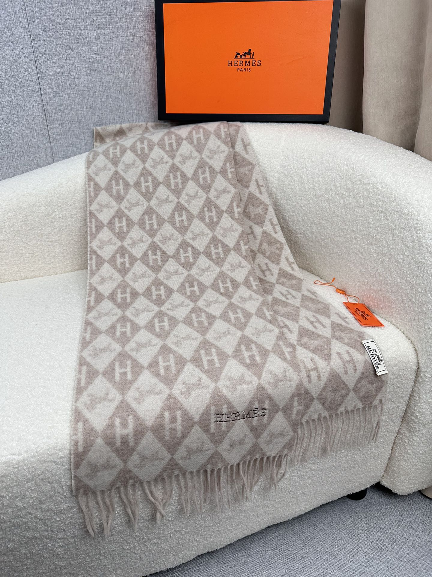 0925 Classic Soft and Comfortable Scarf