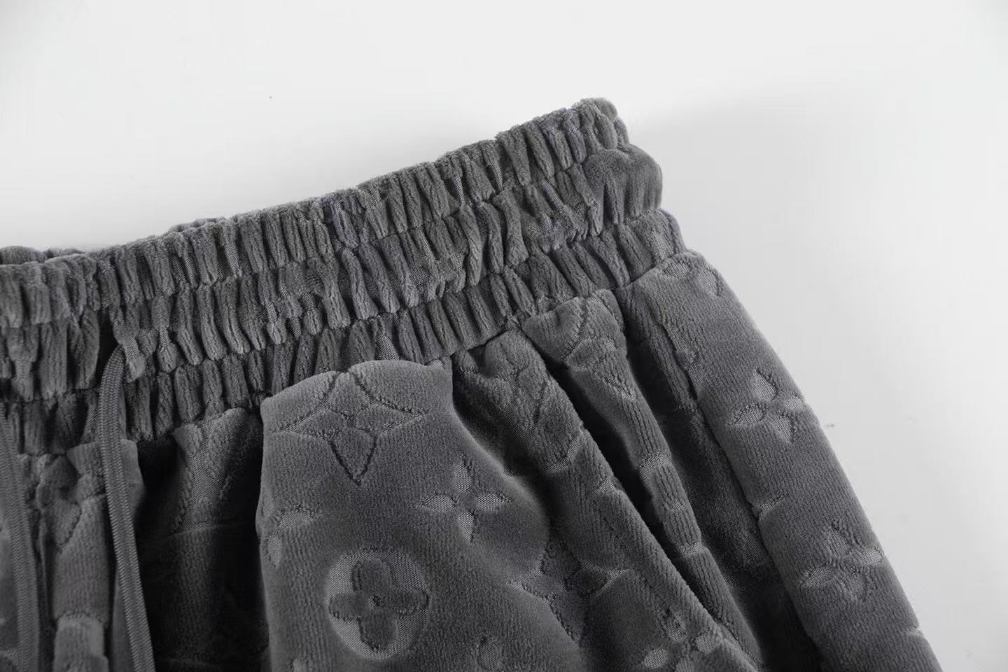 250212 New soft jacquard velvet shorts