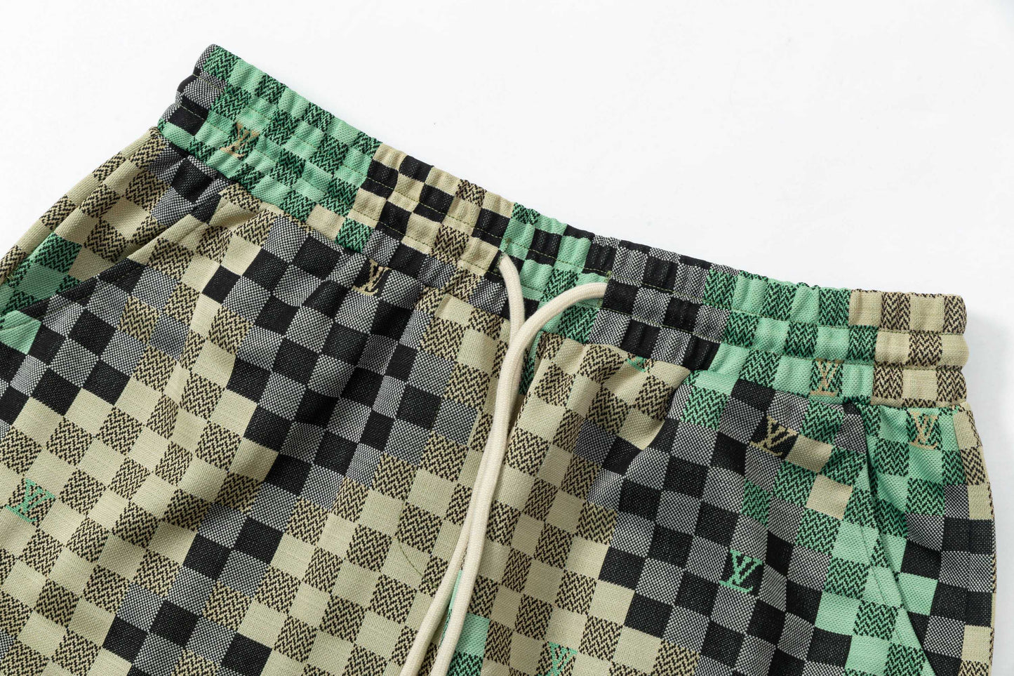 250404 New high-quality checkered shorts