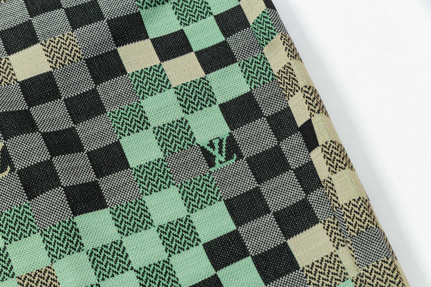 250404 New high-quality checkered shorts