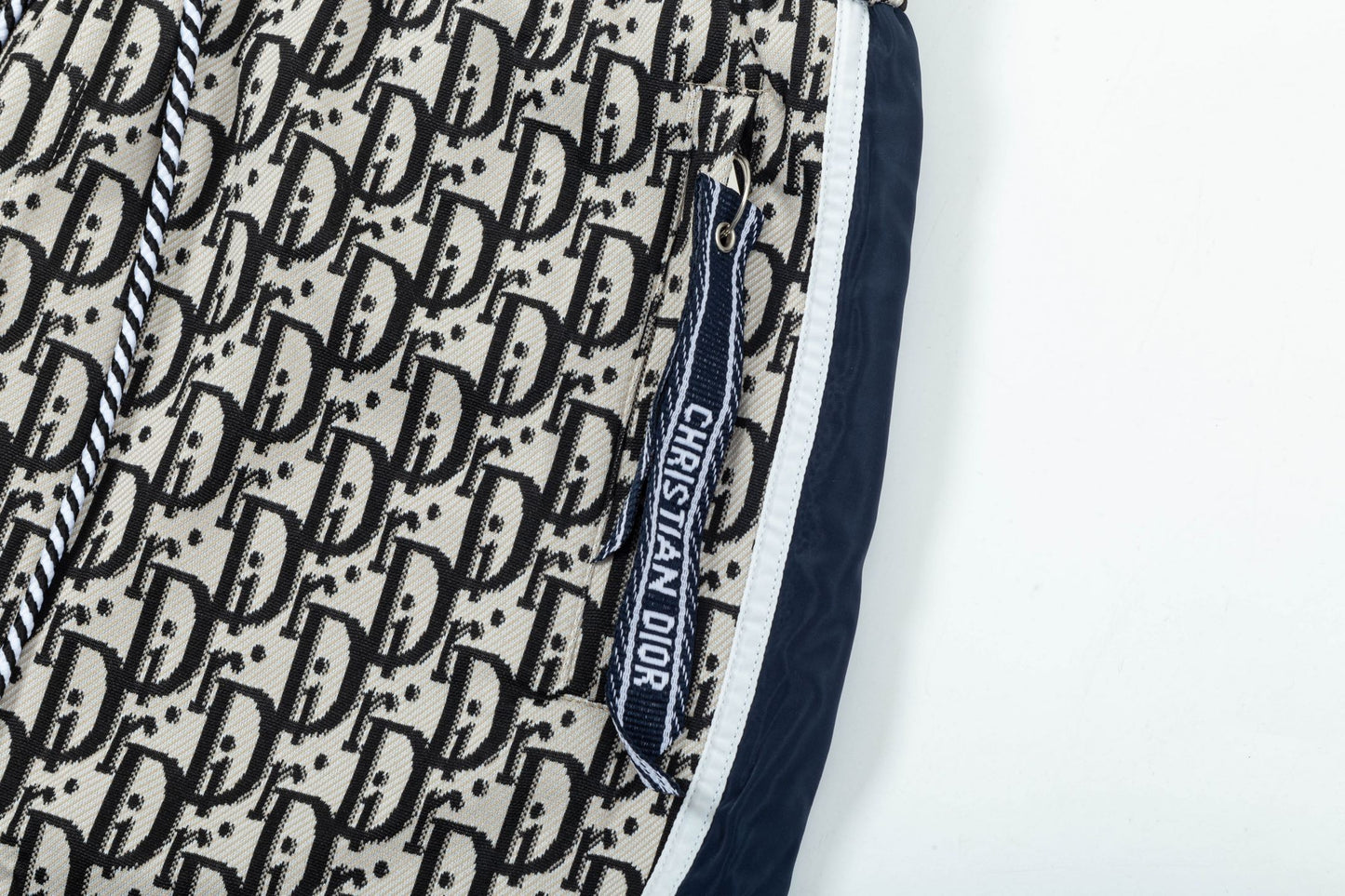 250404 New high-quality classic and durable shorts