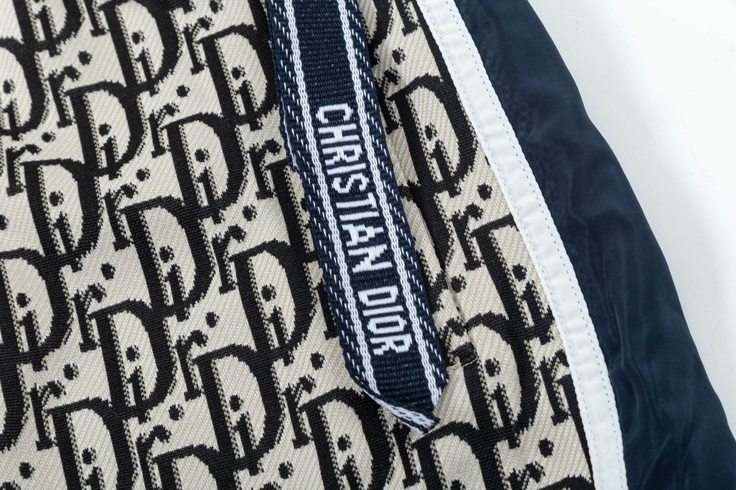 250404 New high-quality classic and durable shorts