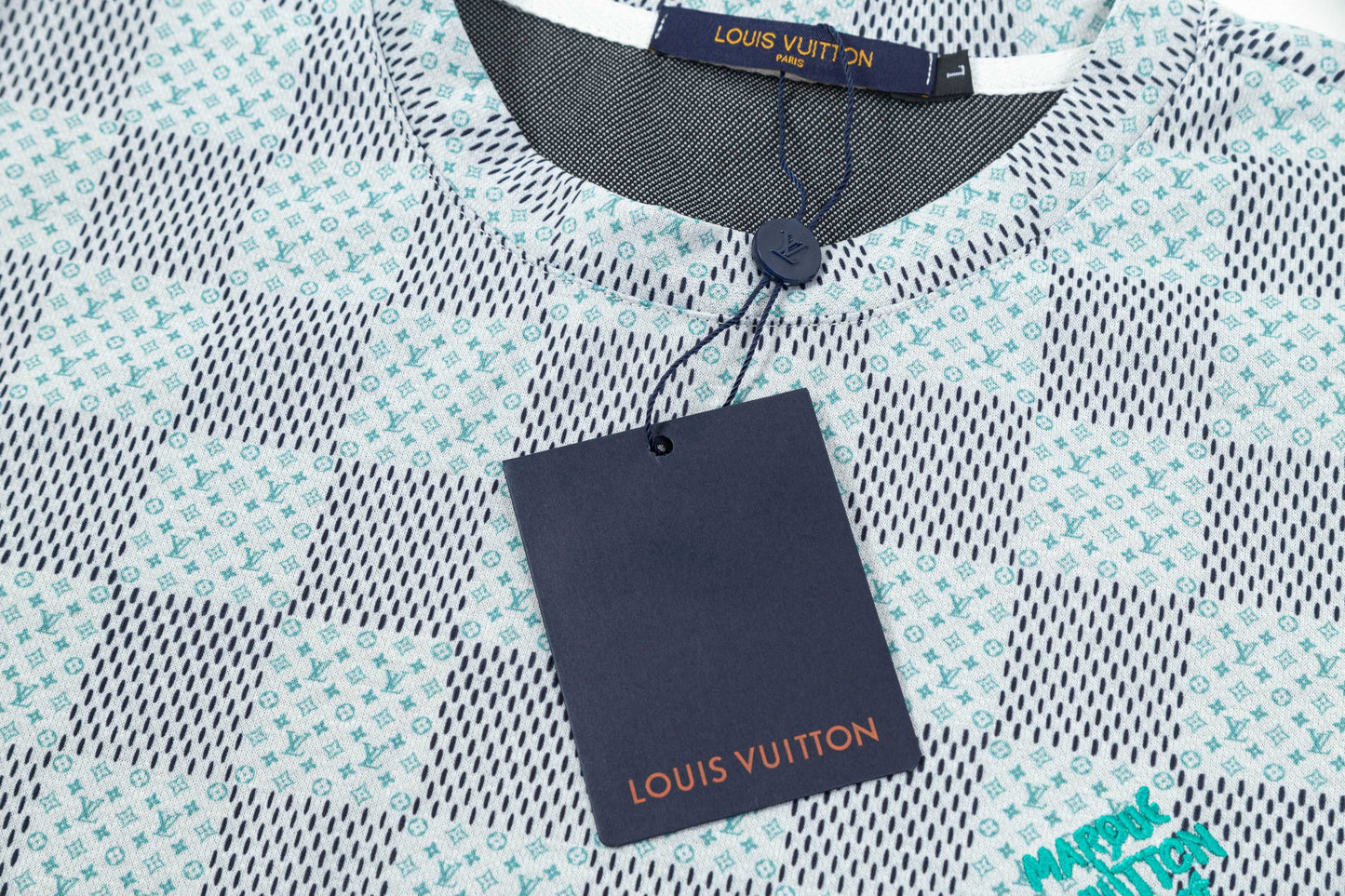 250404 New high-quality checkered style T-shirt
