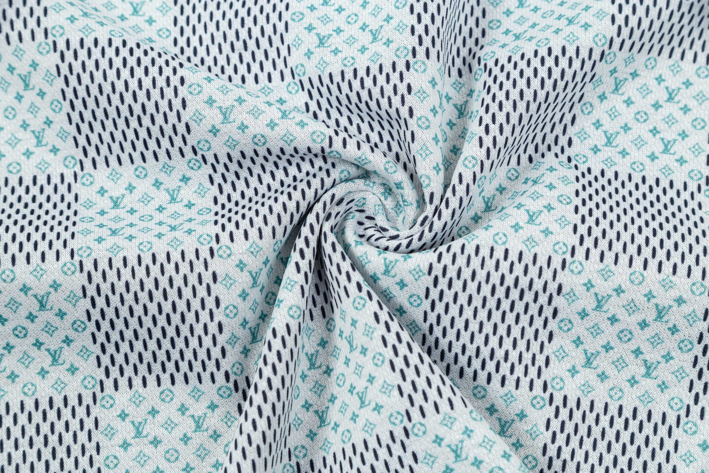 250404 New high-quality checkered style T-shirt