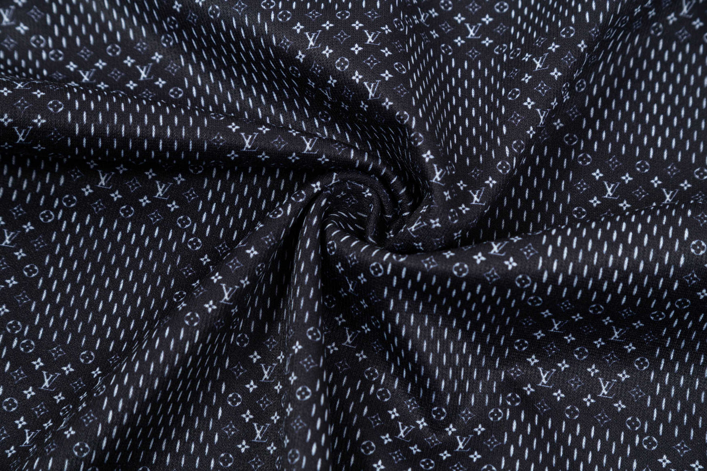 250404 New high-quality checkered style T-shirt