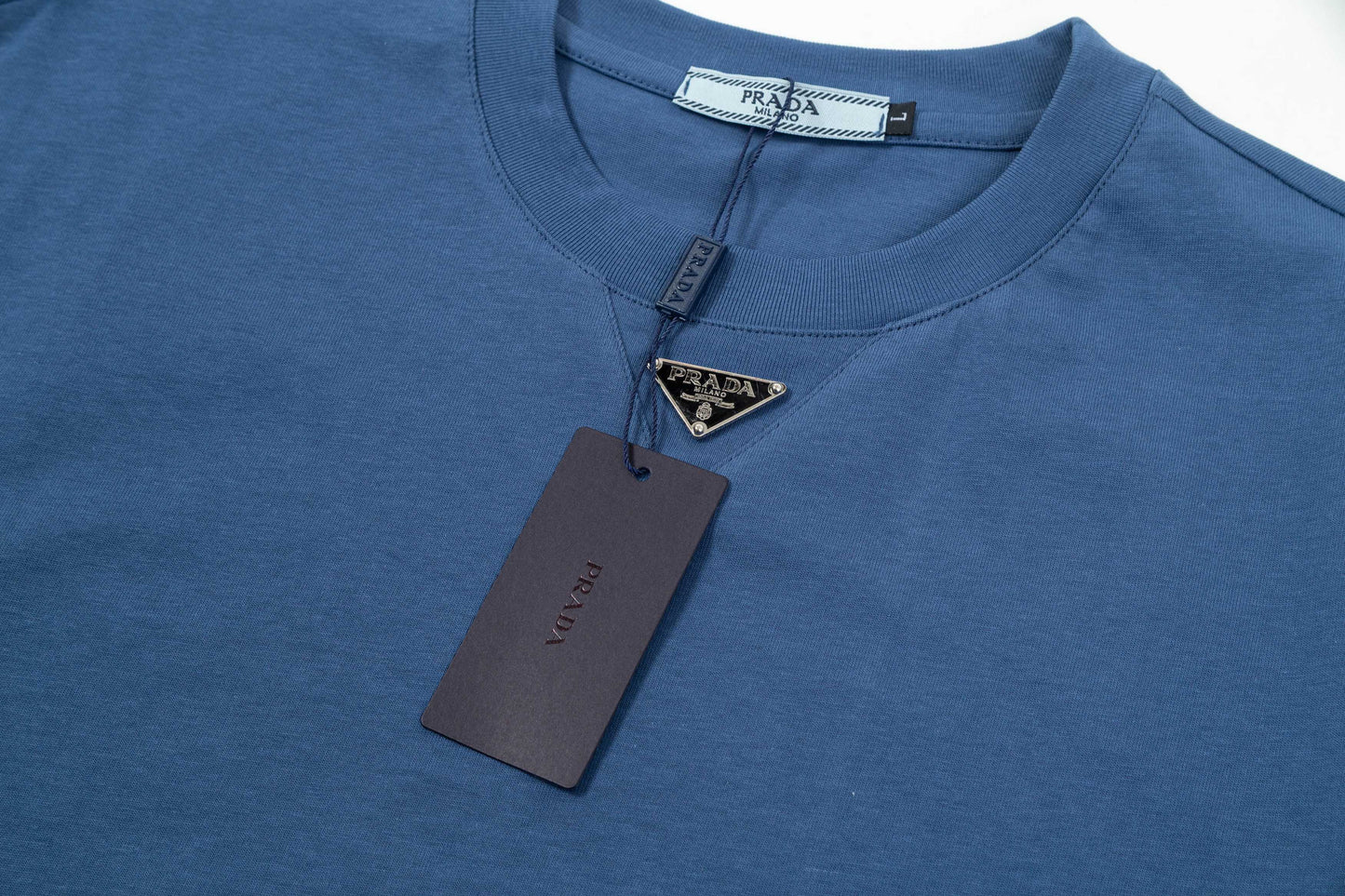 250404 New high-quality classic triangular logo T-shirt