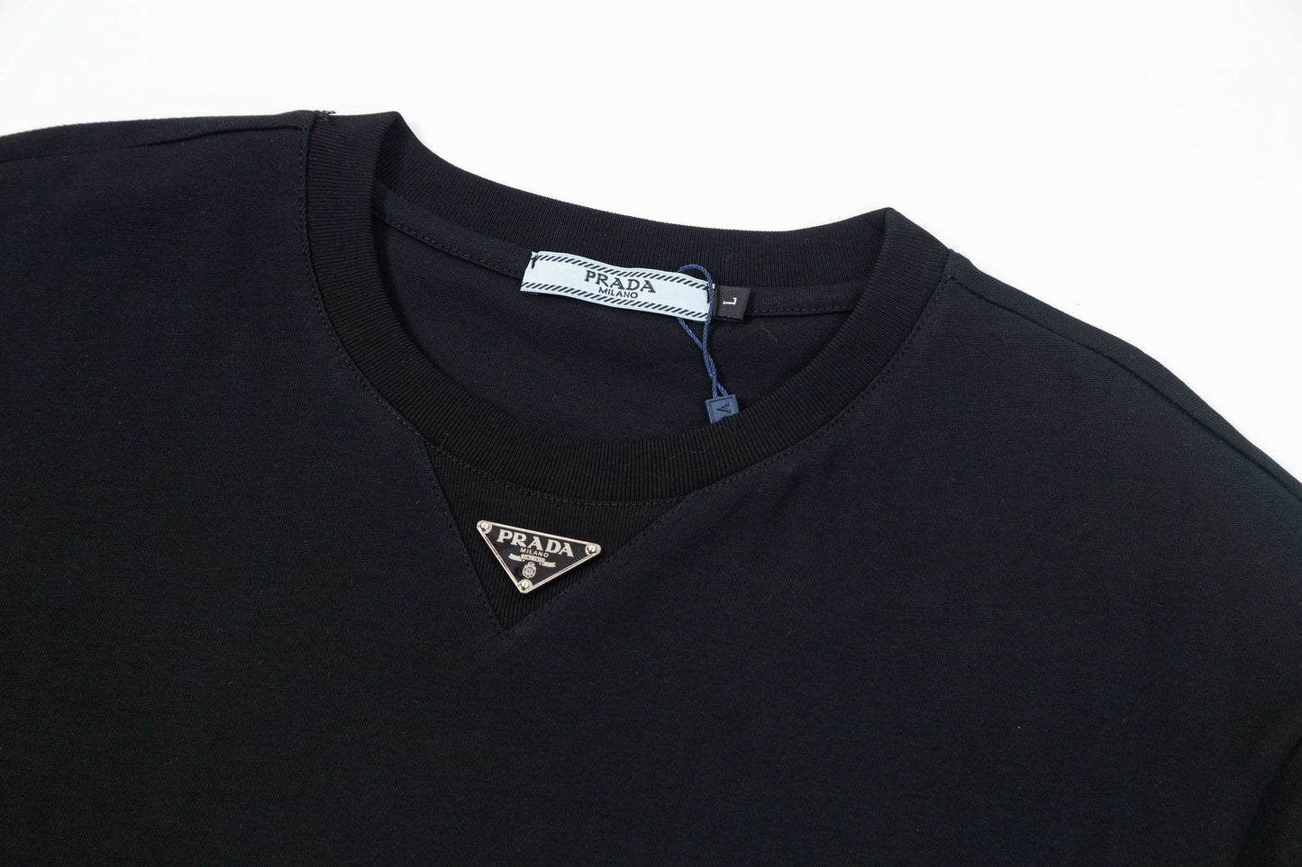 250404 New high-quality classic triangular logo T-shirt