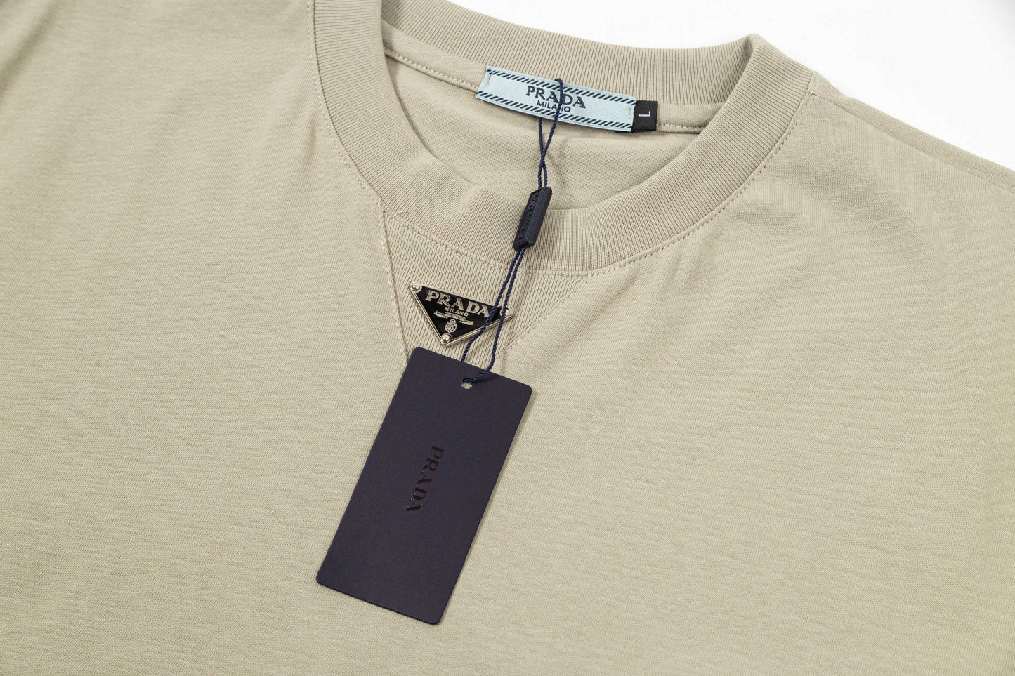 250404 New high-quality classic triangular logo T-shirt