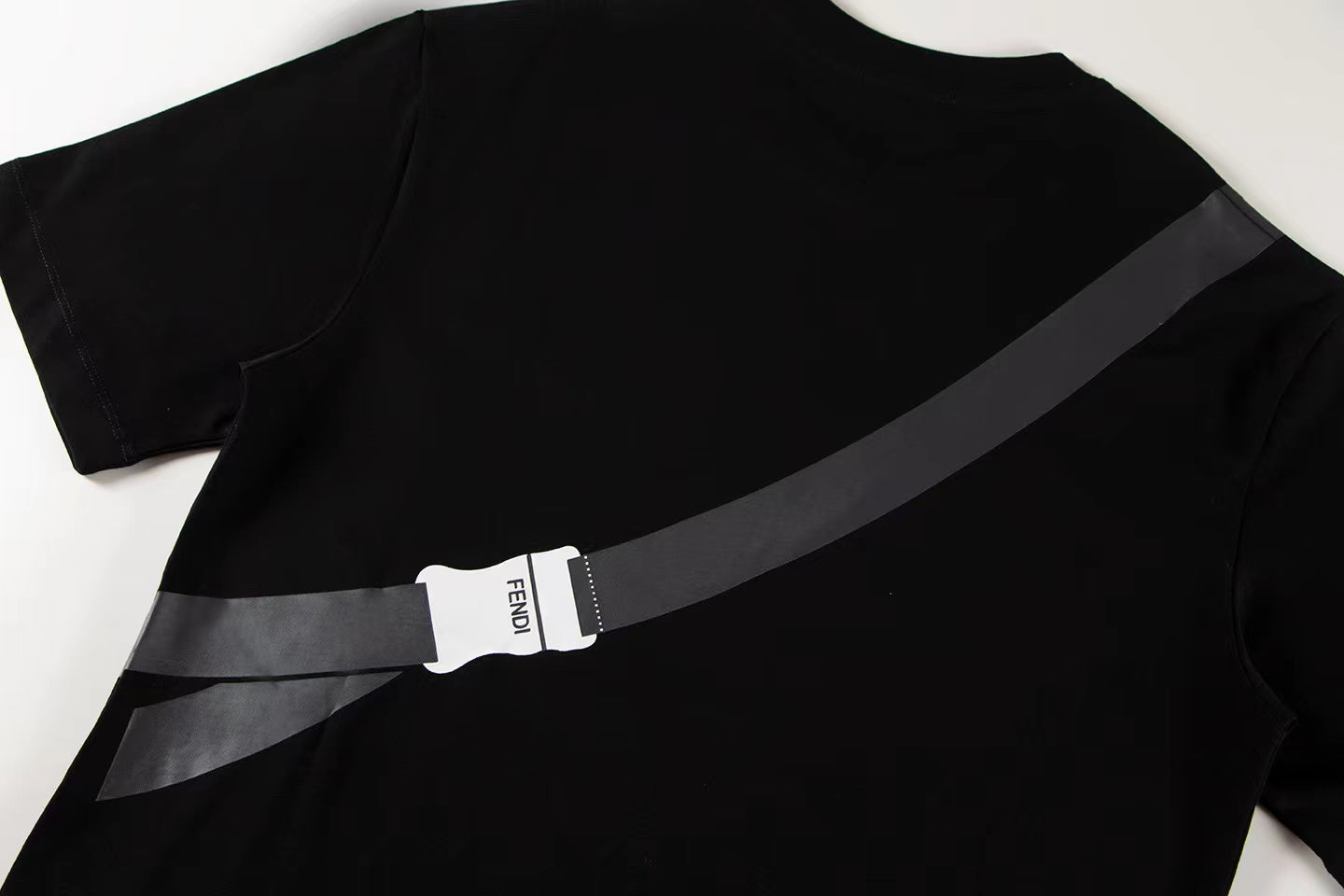250404 New high-quality imitation crossbody bag T-shirt