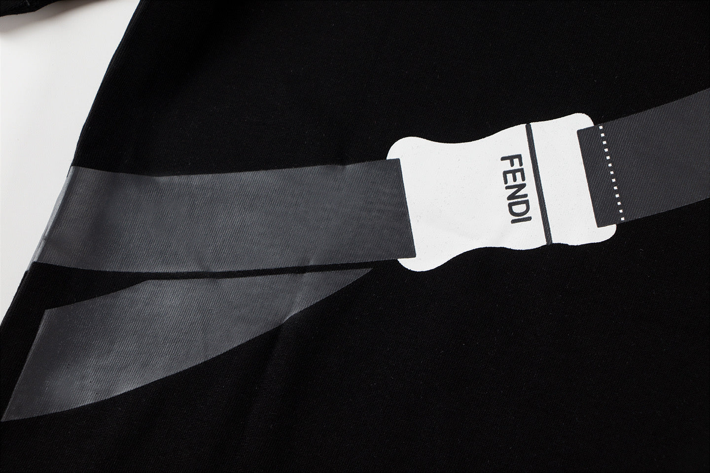 250404 New high-quality imitation crossbody bag T-shirt
