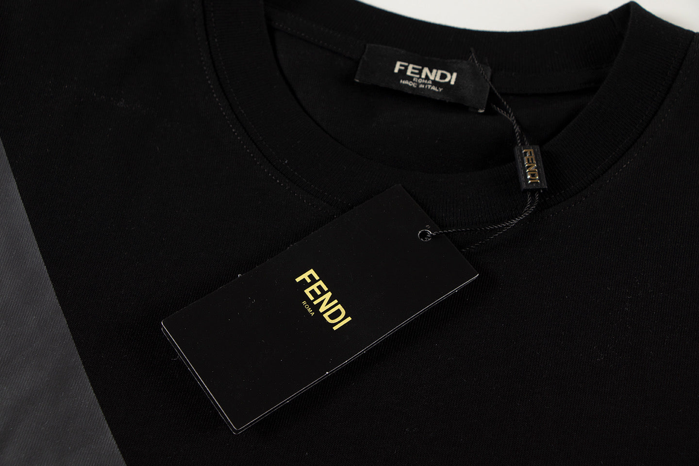 250404 New high-quality imitation crossbody bag T-shirt
