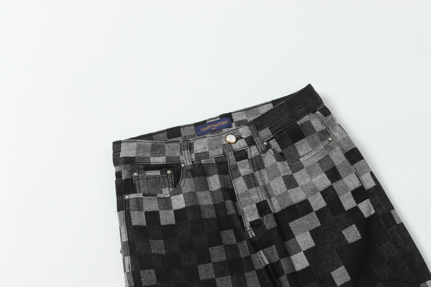 250404New high-quality black checkered denim shorts