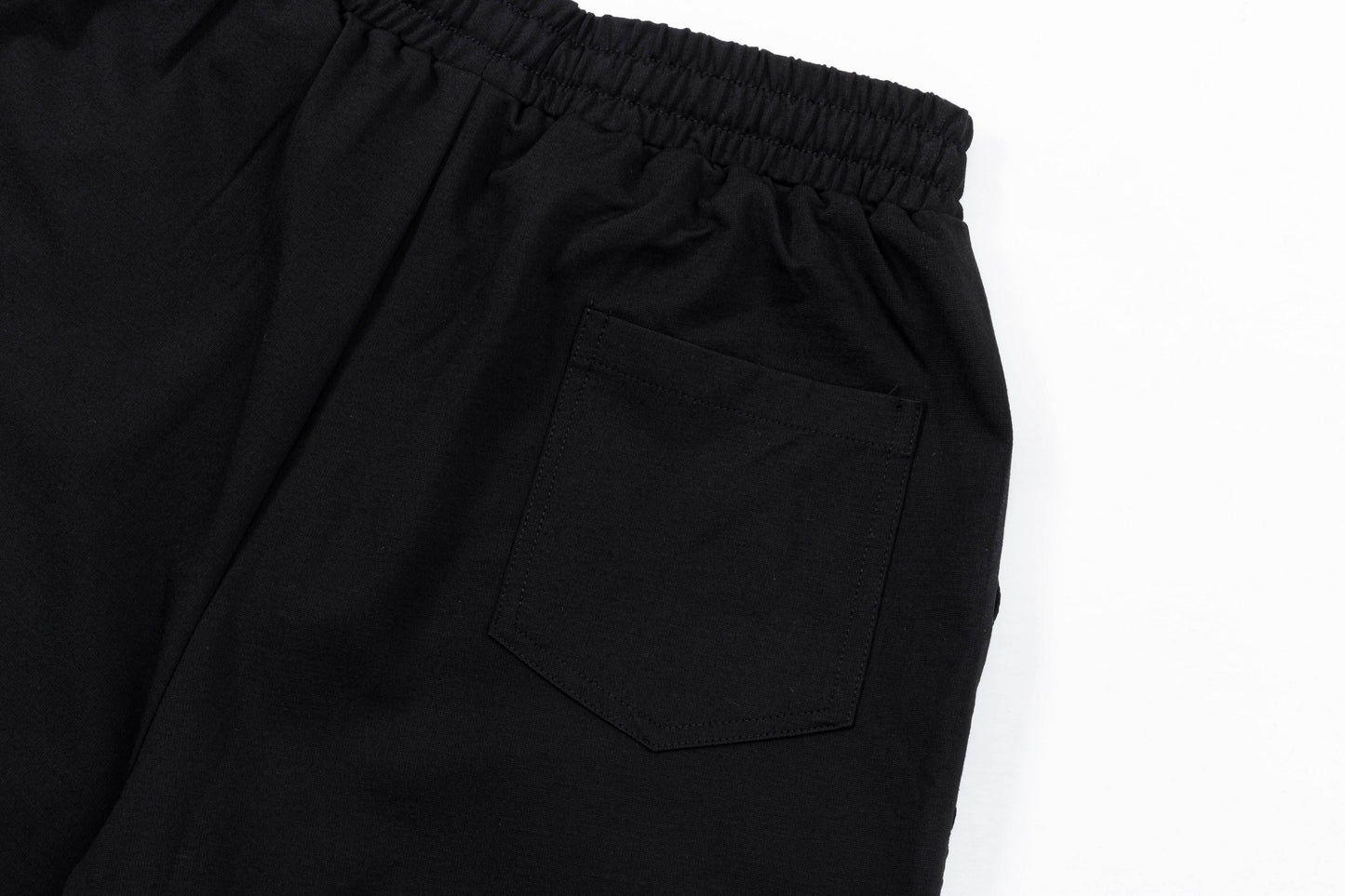 250408 New high-quality metal triangular label characteristic knitted shorts