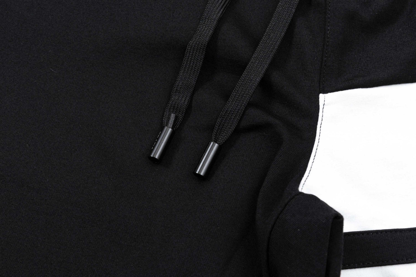 250408 New high-quality metal triangular label characteristic knitted shorts