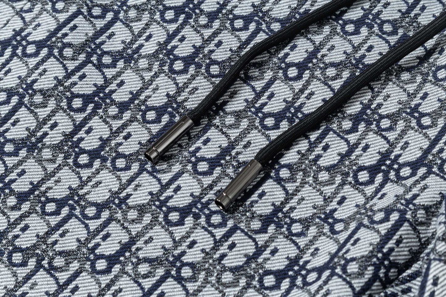250408 New high-quality metal triangular label knitted shorts
