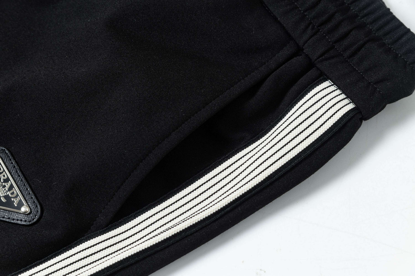 250408 New high-quality embroidered knitted shorts