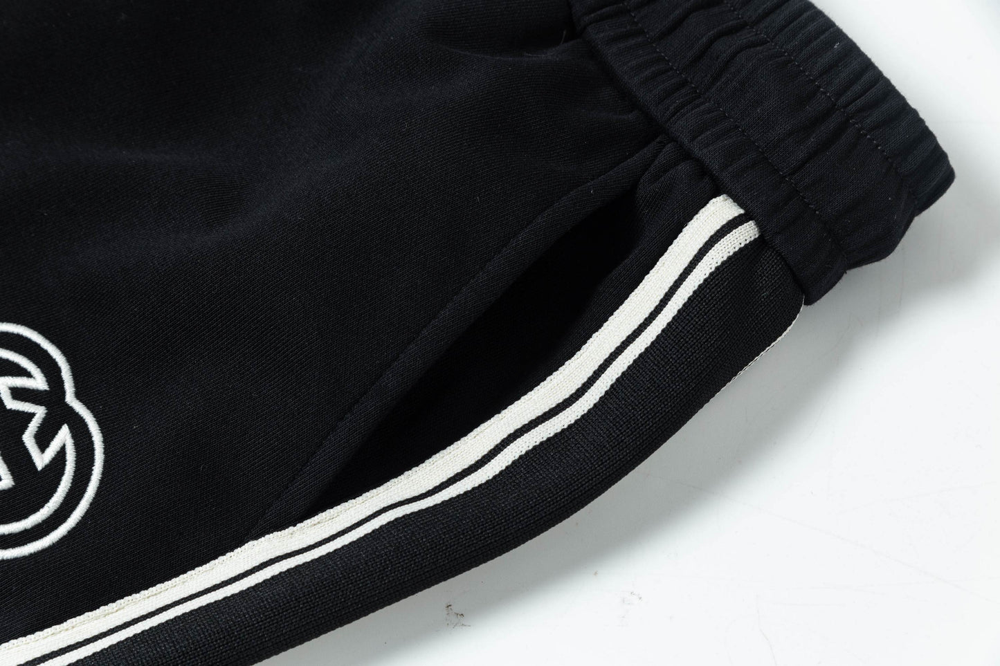 250408 New high-quality embroidered knitted shorts
