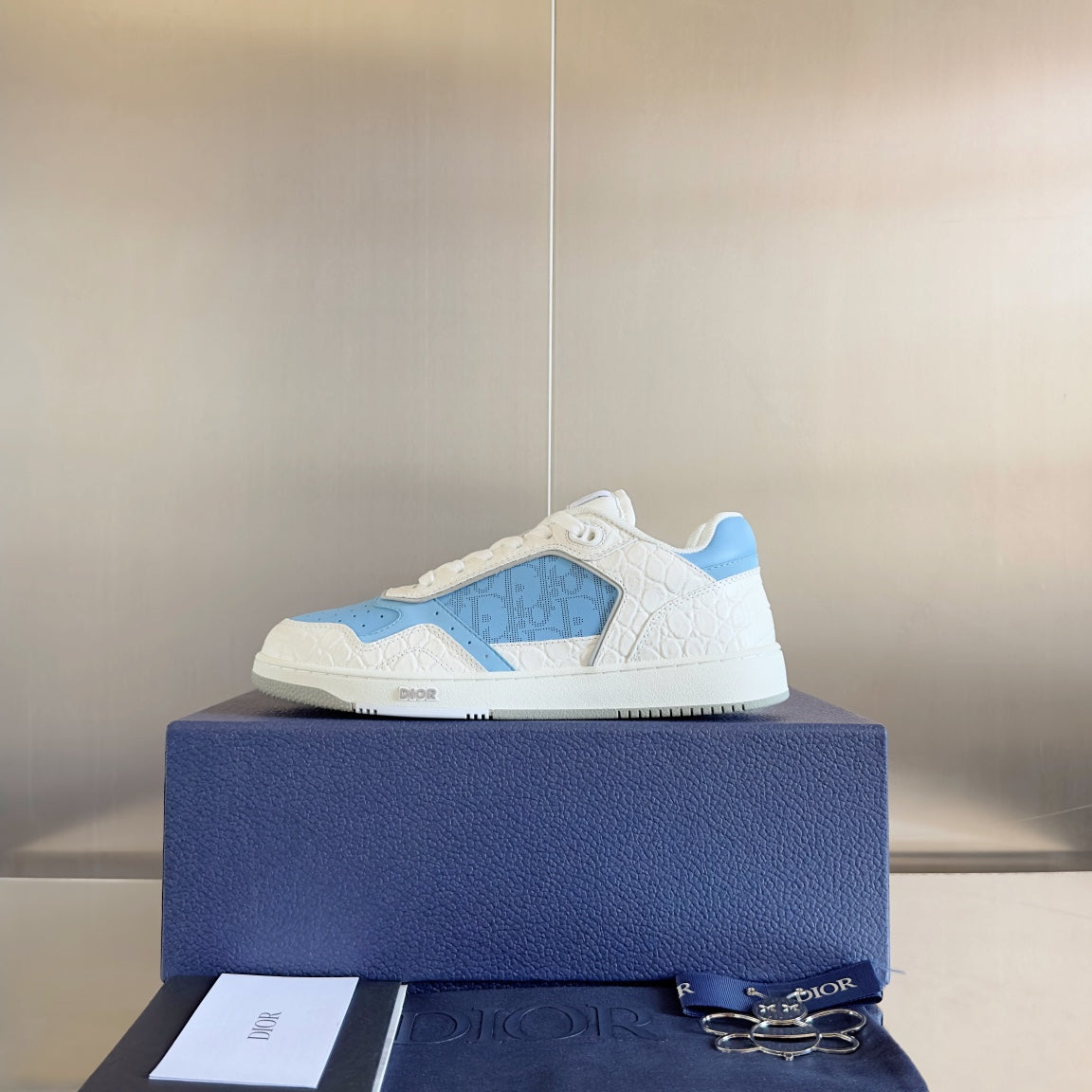 250415 New top-quality rest sports shoes and sneakers