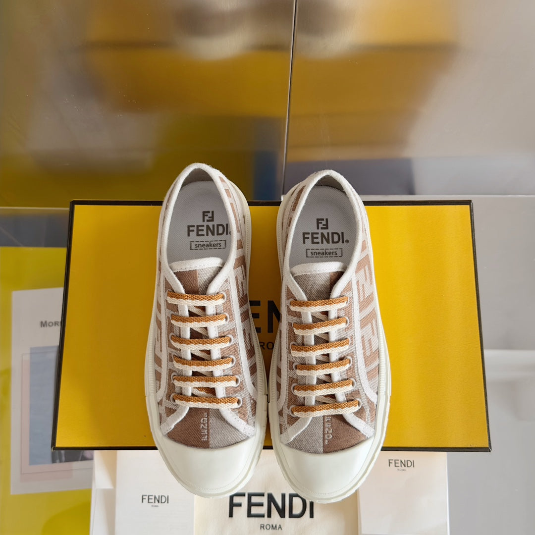 250501 New high-end and simple flat sports shoes
