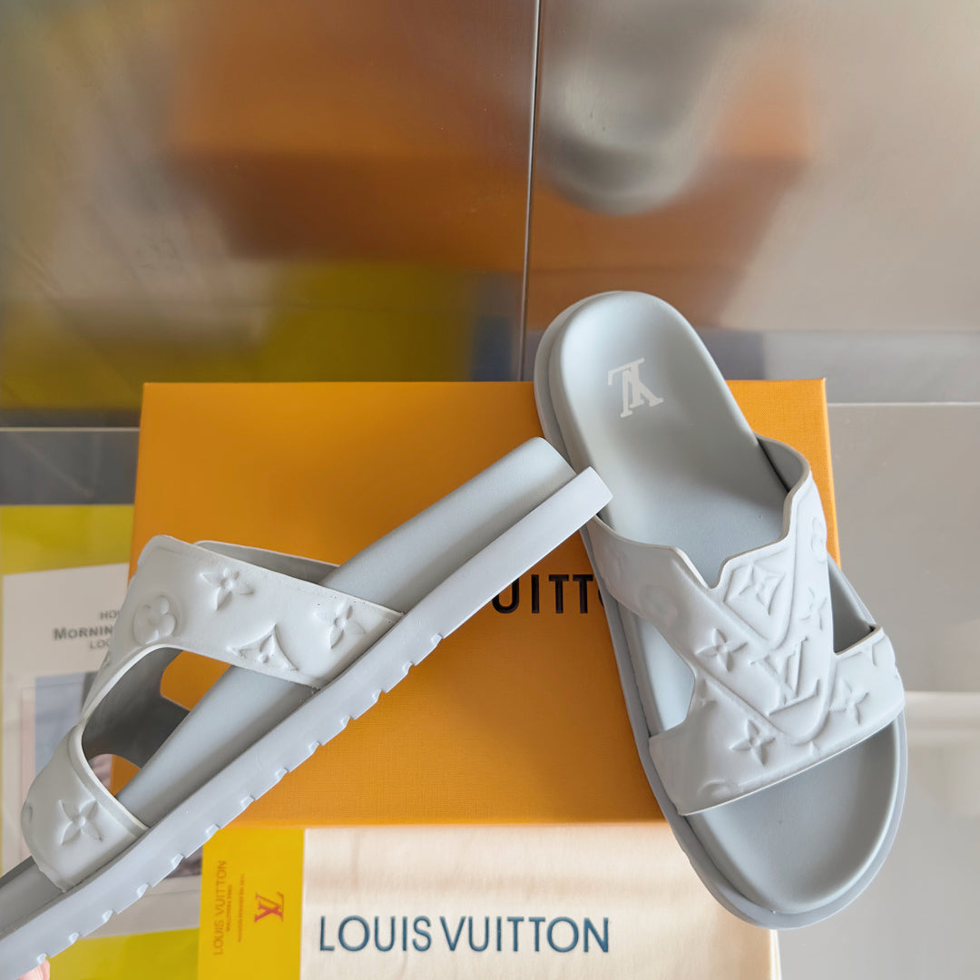 250501 New top-quality, simple and fashionable slippers