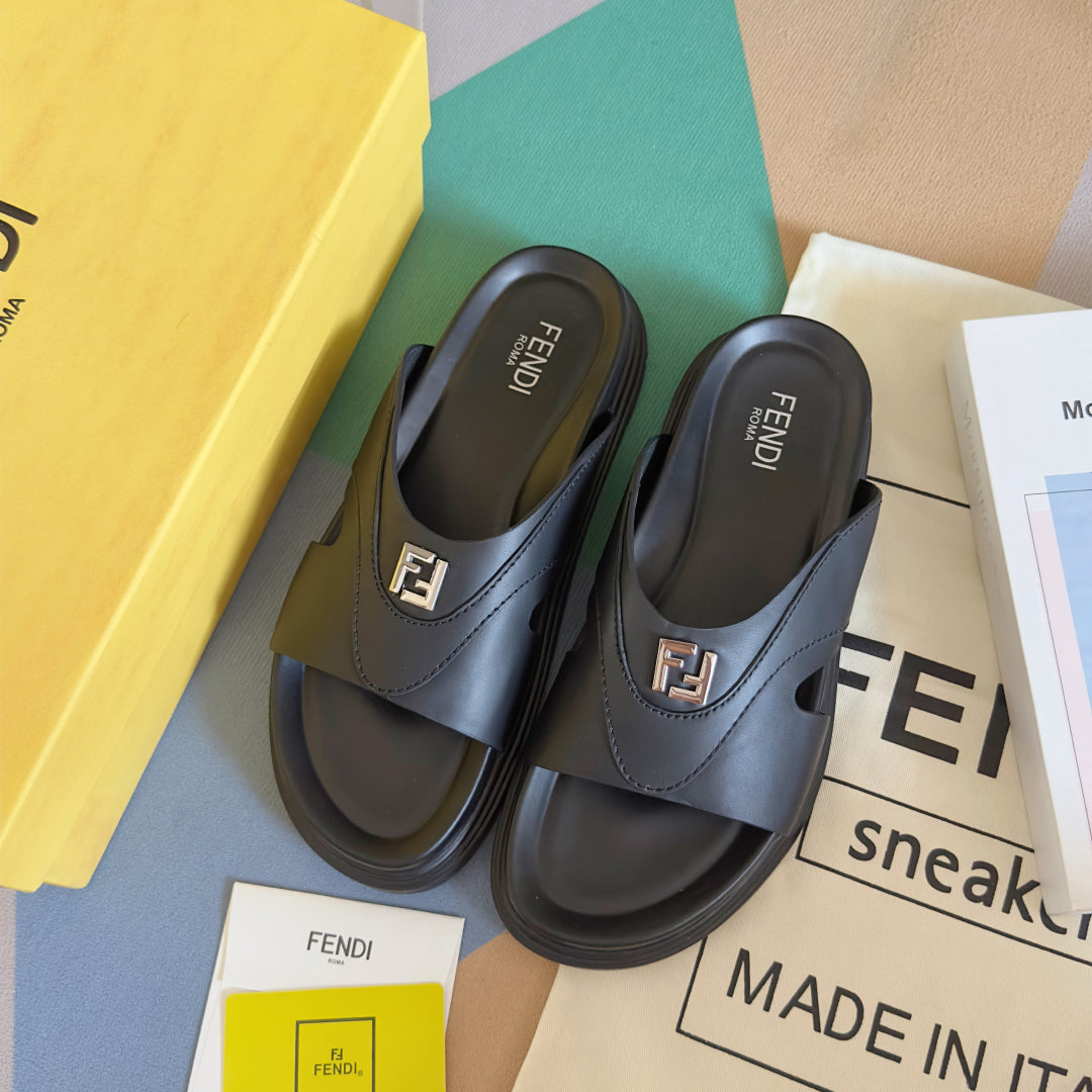250507 New high-quality thick-soled embossed anti-slip slippers
