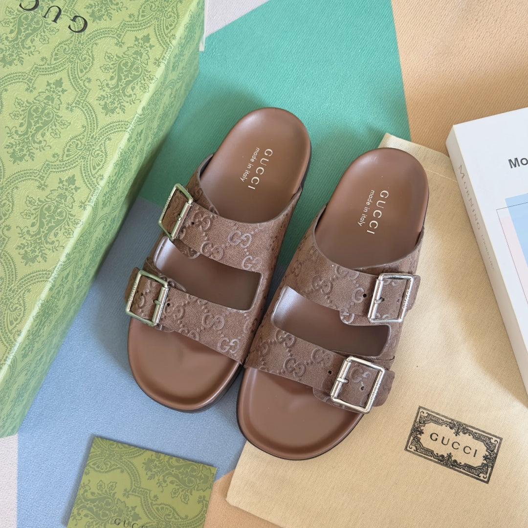 250507 New high-quality thick-soled embossed slippers