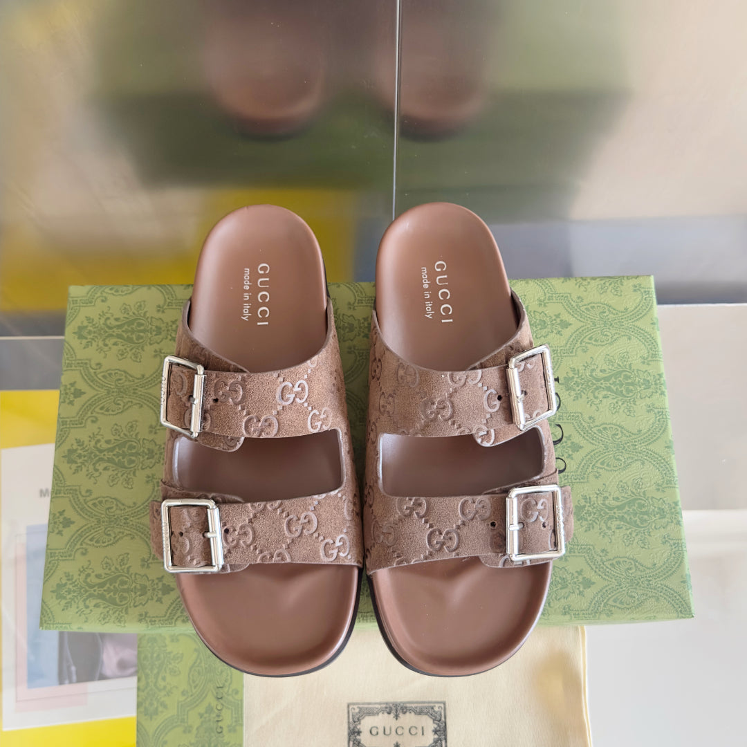 250507 New high-quality thick-soled embossed slippers