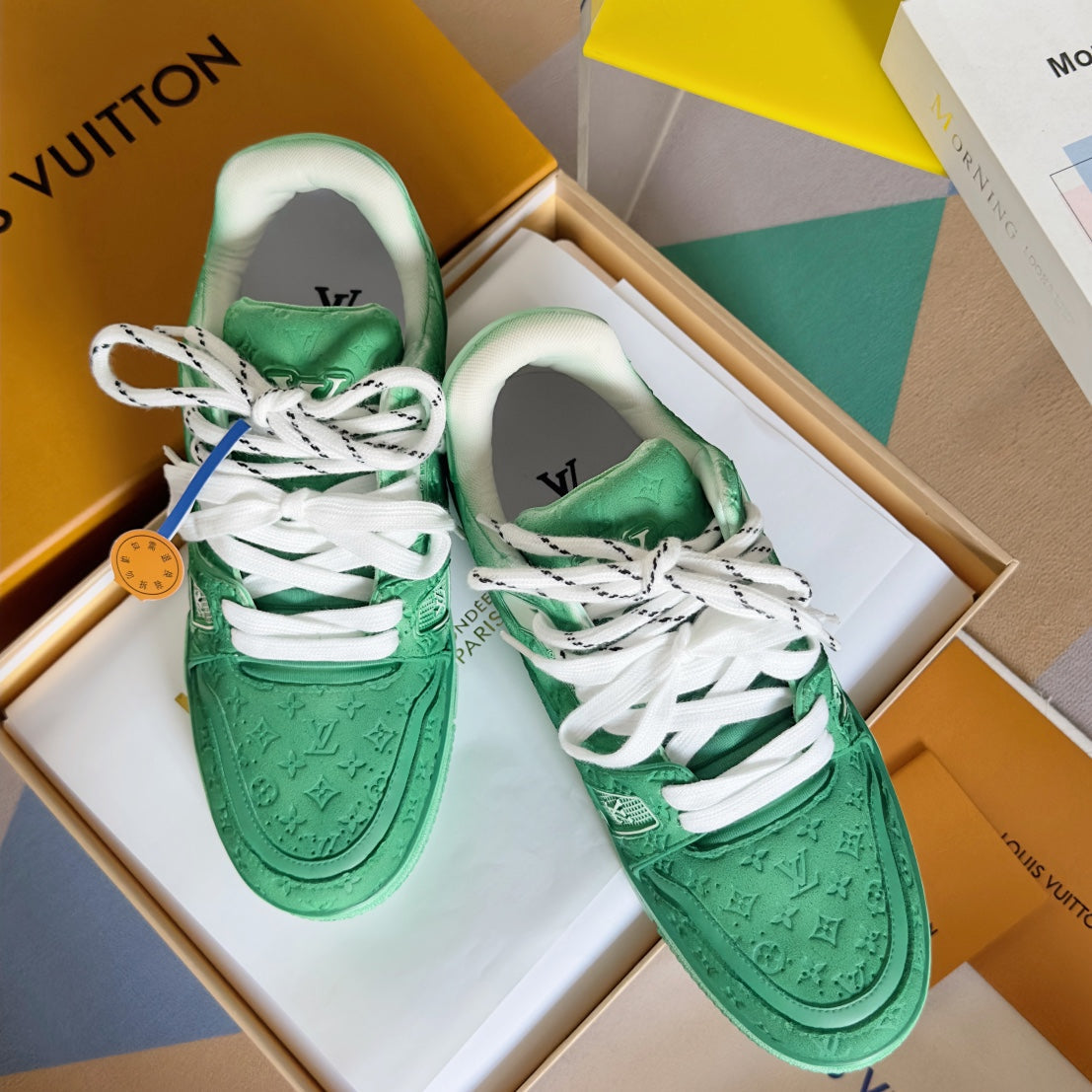 250513 New top-quality spray-painted casual and fashionable sneakers