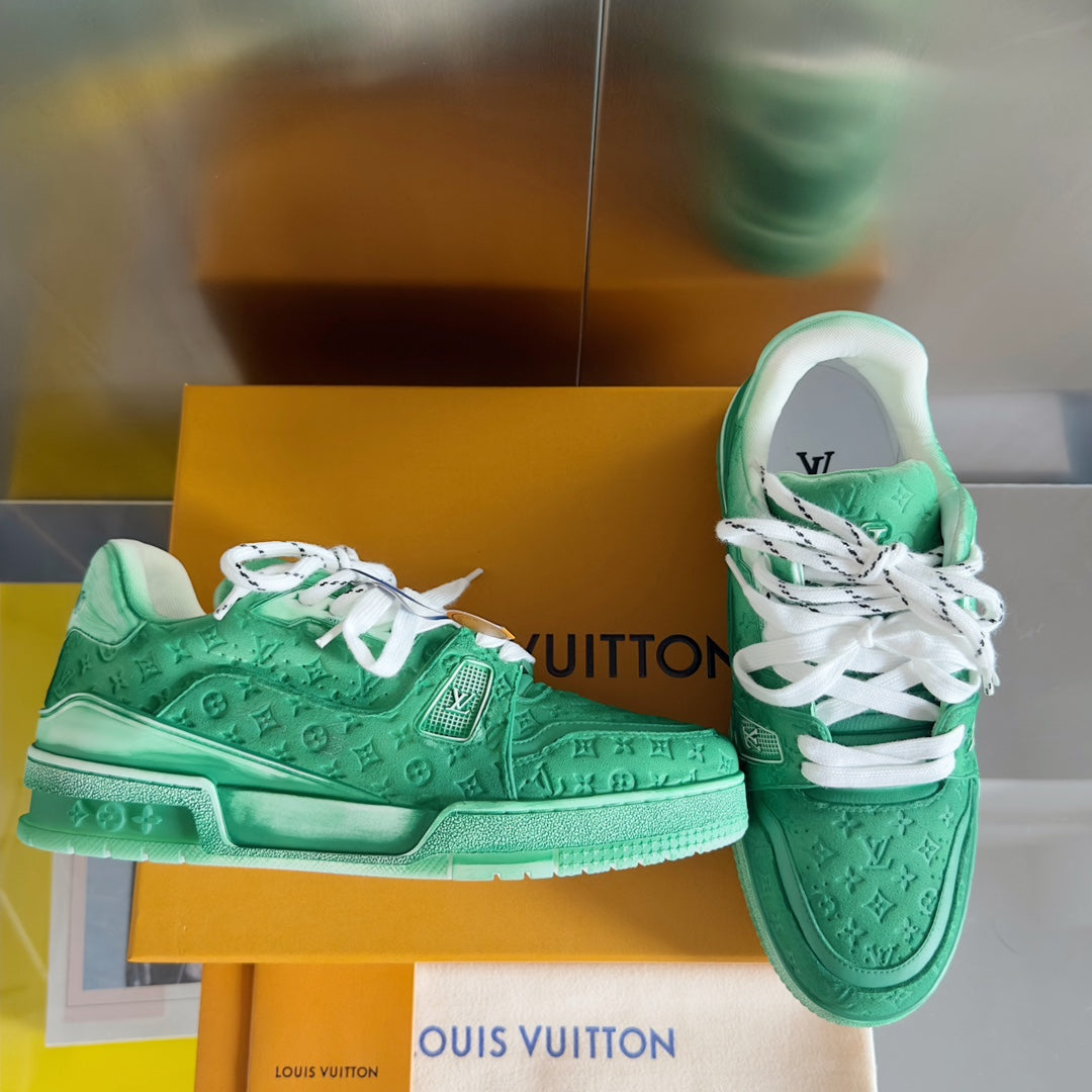 250513 New top-quality spray-painted casual and fashionable sneakers