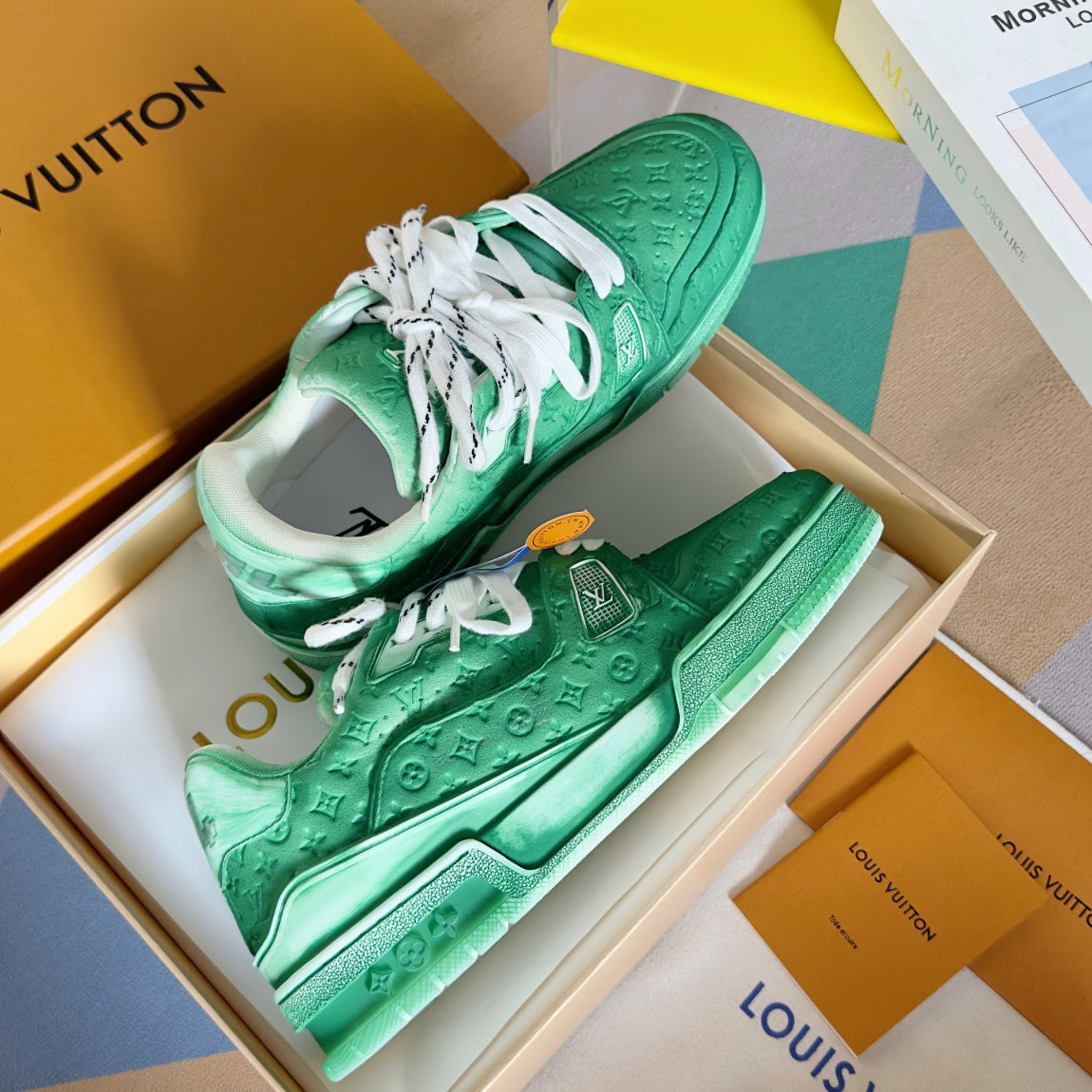 250513 New top-quality spray-painted casual and fashionable sneakers