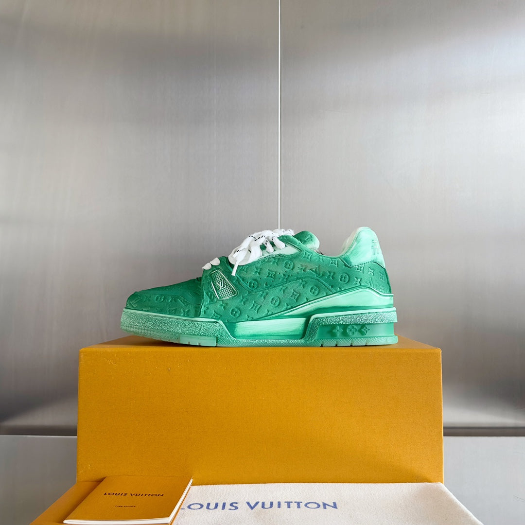 250513 New top-quality spray-painted casual and fashionable sneakers