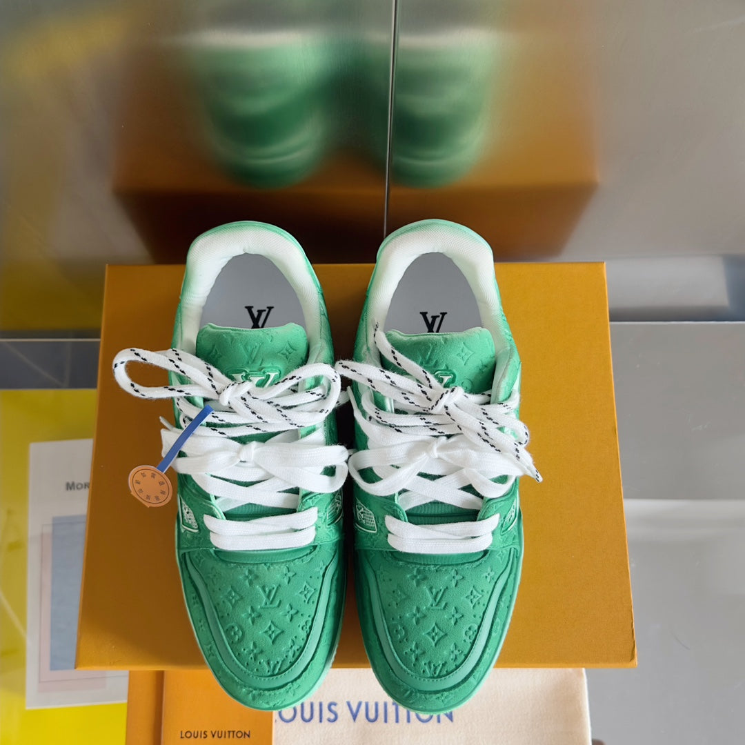 250513 New top-quality spray-painted casual and fashionable sneakers