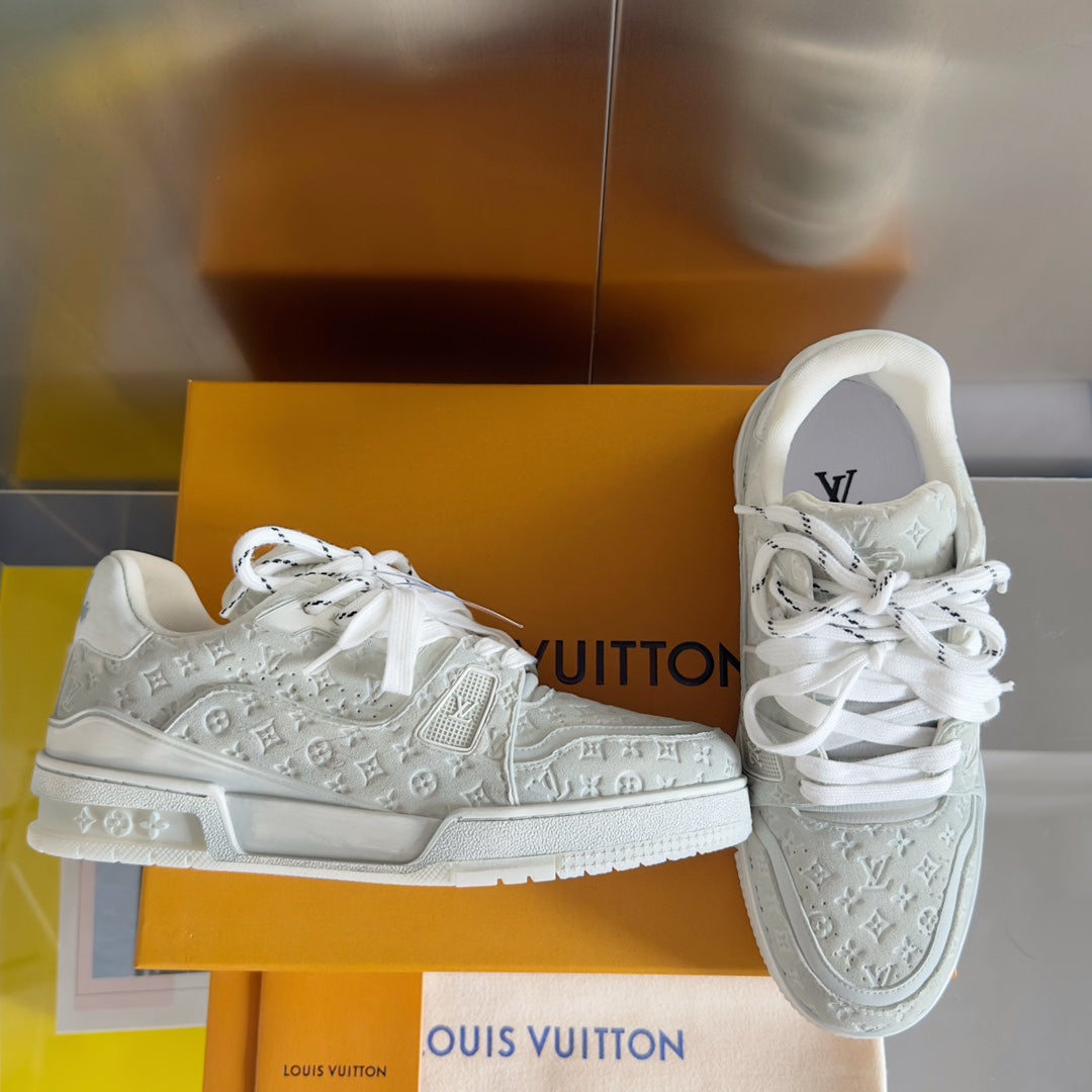 250513 New top-quality spray-painted casual and fashionable sneakers