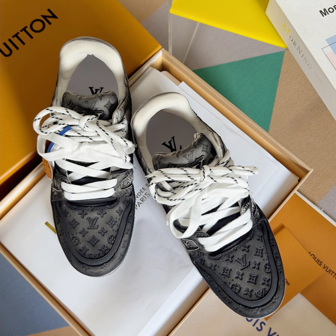 250513 New top-quality spray-painted casual and fashionable sneakers
