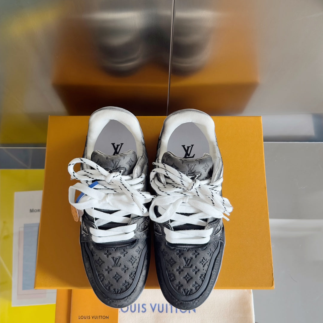 250513 New top-quality spray-painted casual and fashionable sneakers