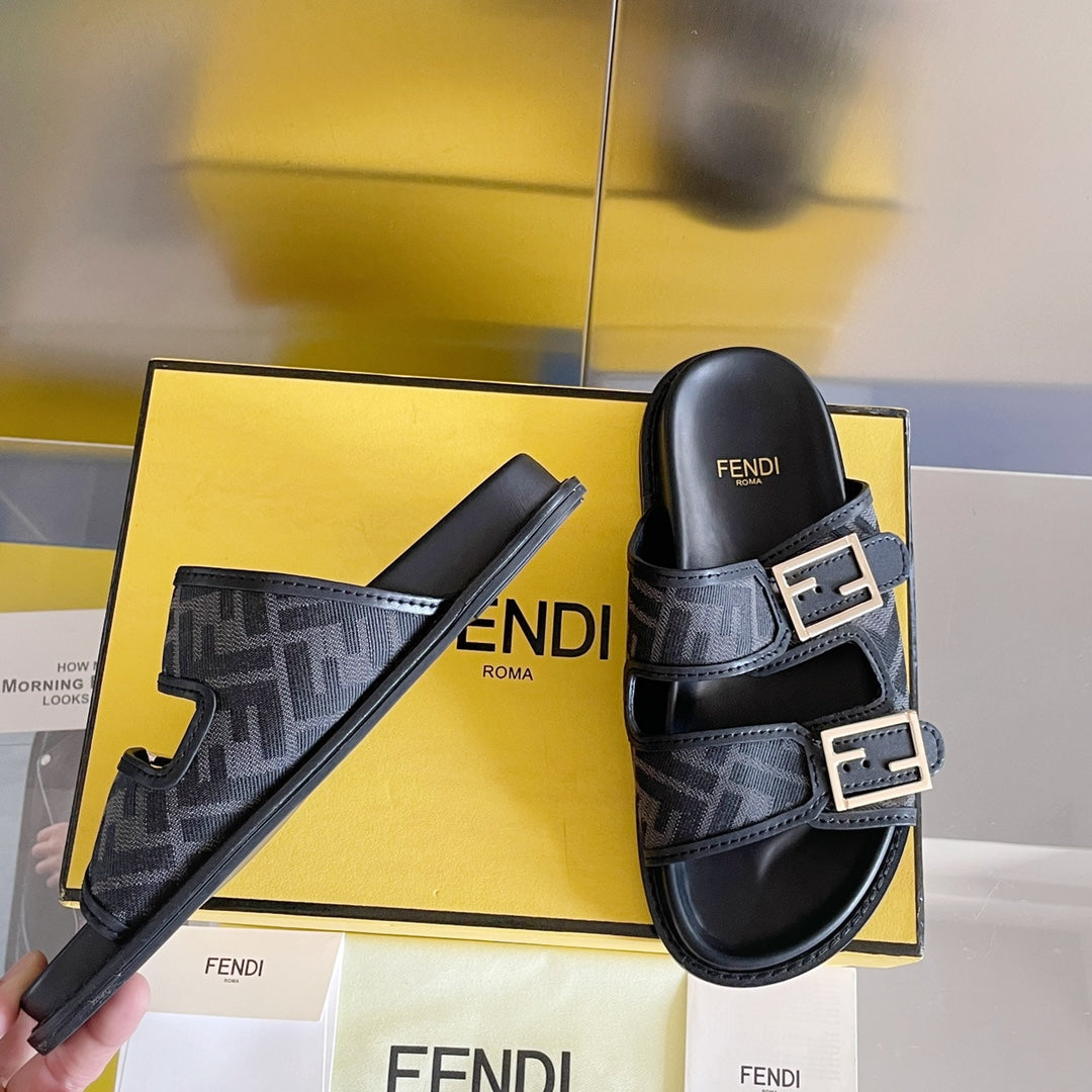 250513 New high-quality classic icon slippers