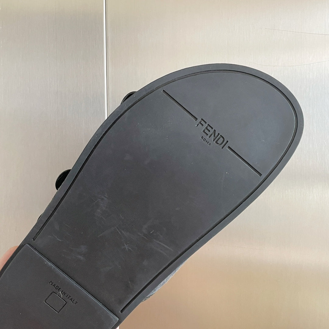 250513 New high-quality classic icon slippers