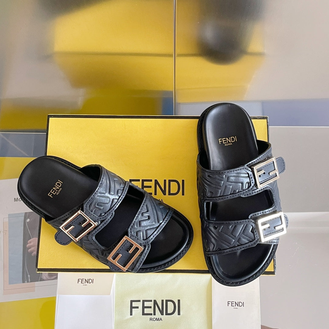 250513 New high-quality classic icon slippers