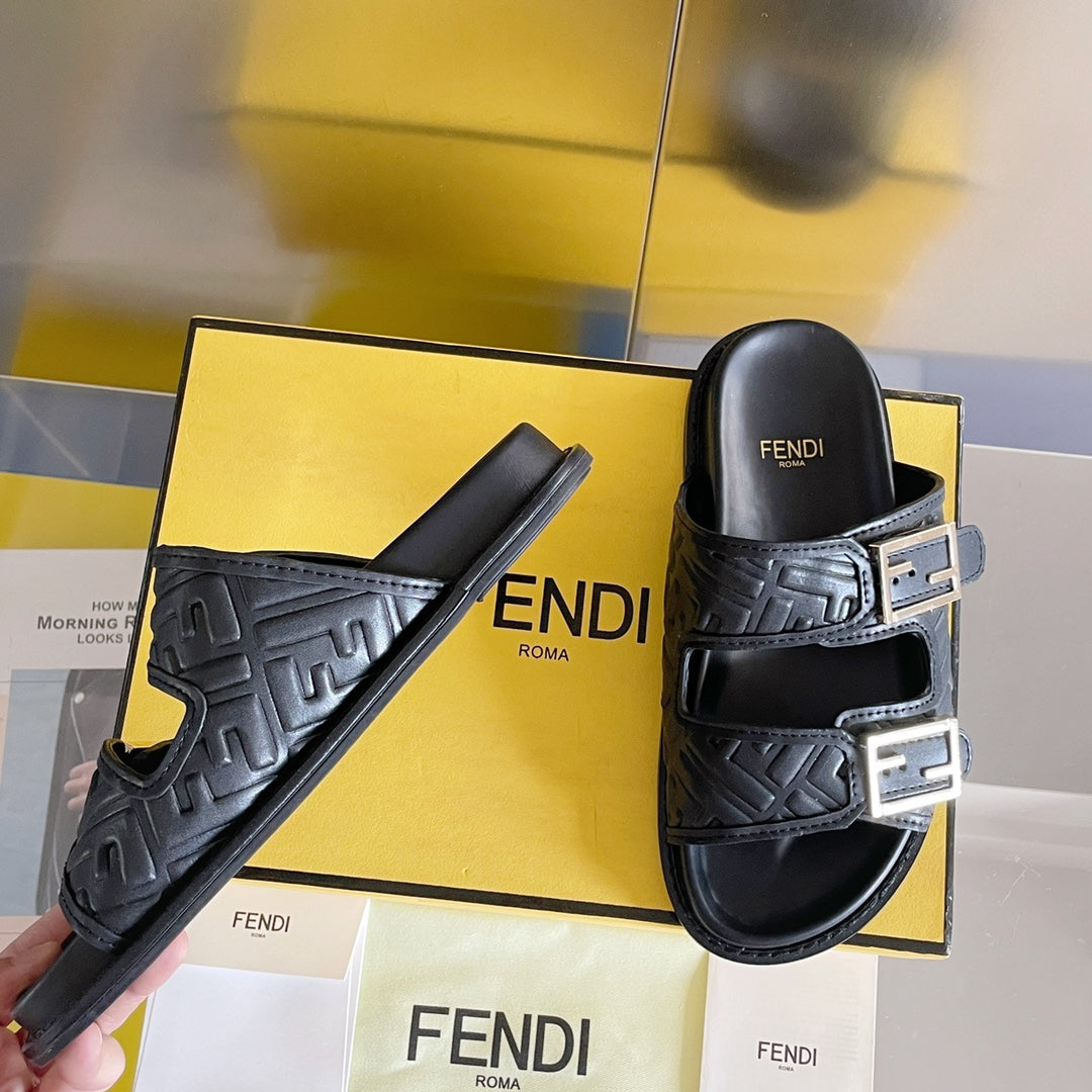 250513 New high-quality classic icon slippers