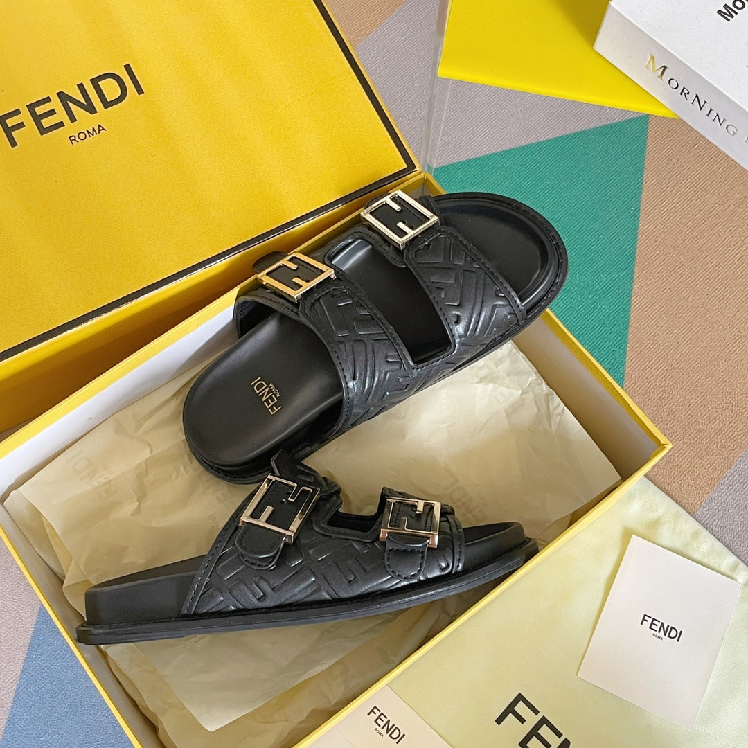 250513 New high-quality classic icon slippers