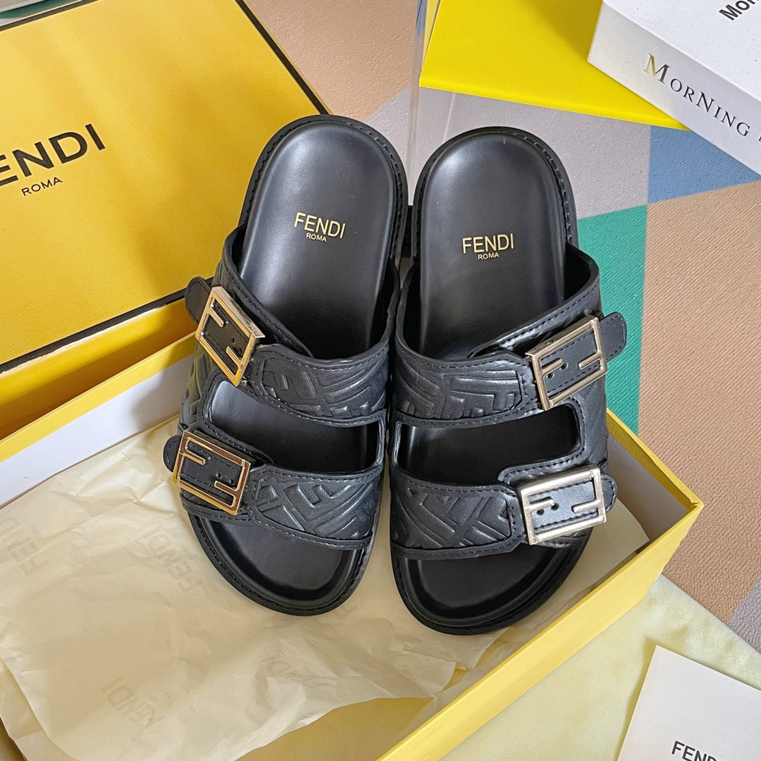 250513 New high-quality classic icon slippers