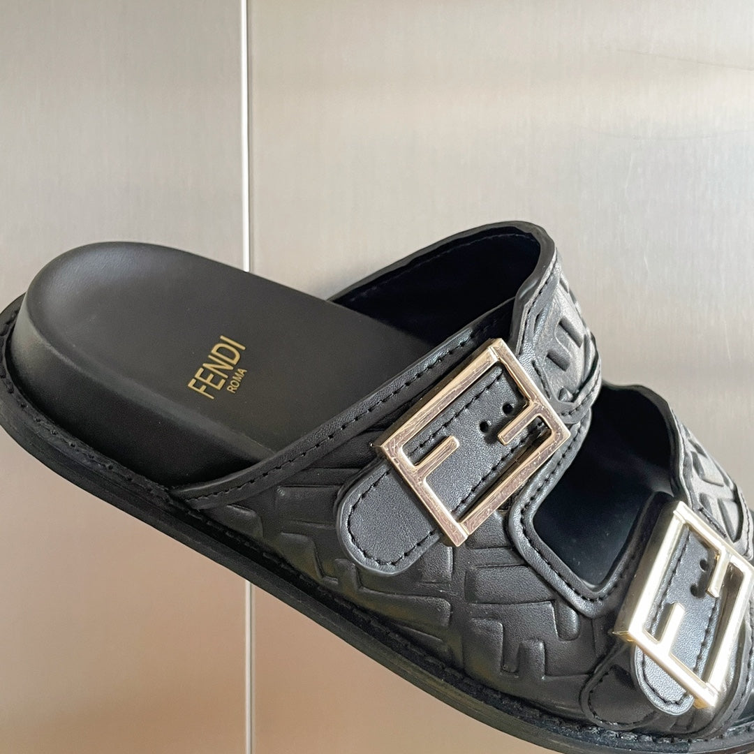 250513 New high-quality classic icon slippers