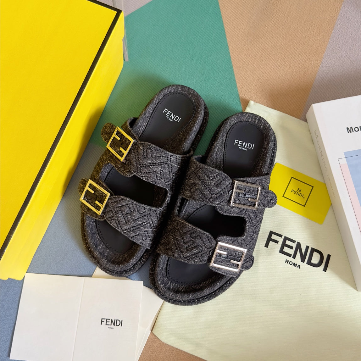 250513 New high-quality classic icon slippers