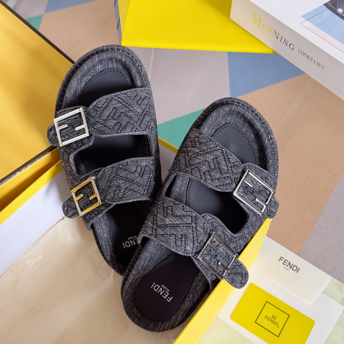 250513 New high-quality classic icon slippers