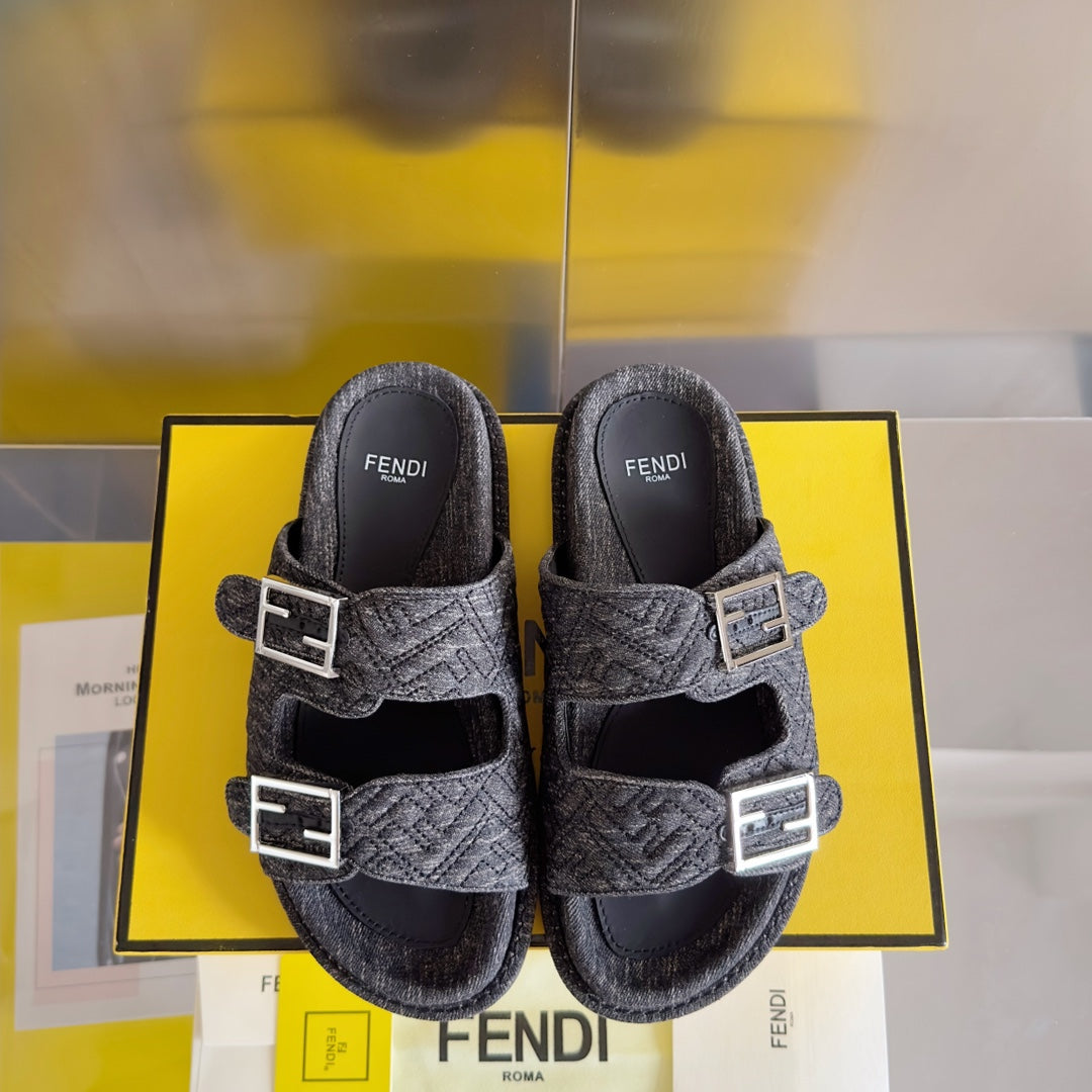 250513 New high-quality classic icon slippers