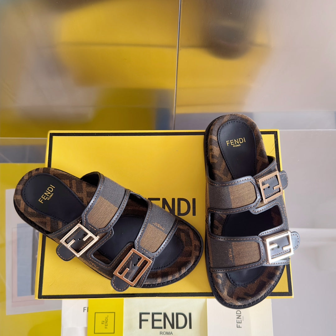 250513 New high-quality classic icon slippers