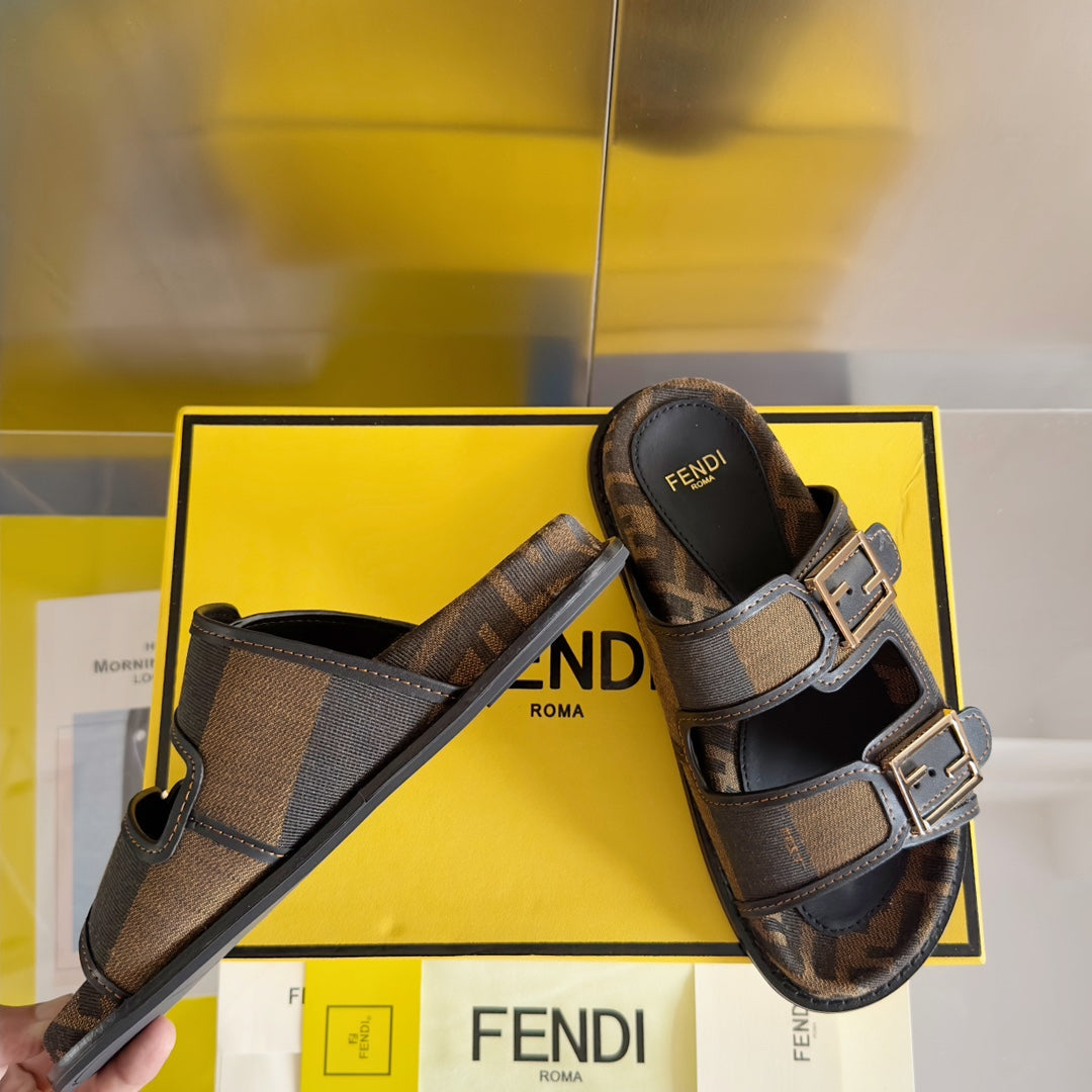 250513 New high-quality classic icon slippers