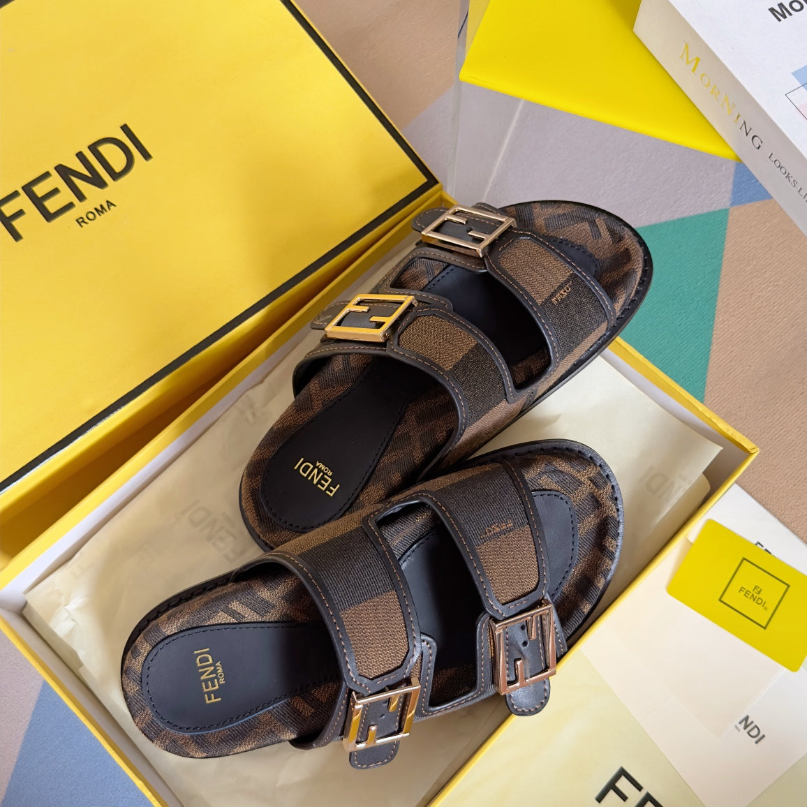 250513 New high-quality classic icon slippers