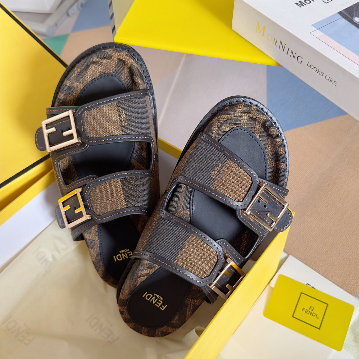 250513 New high-quality classic icon slippers