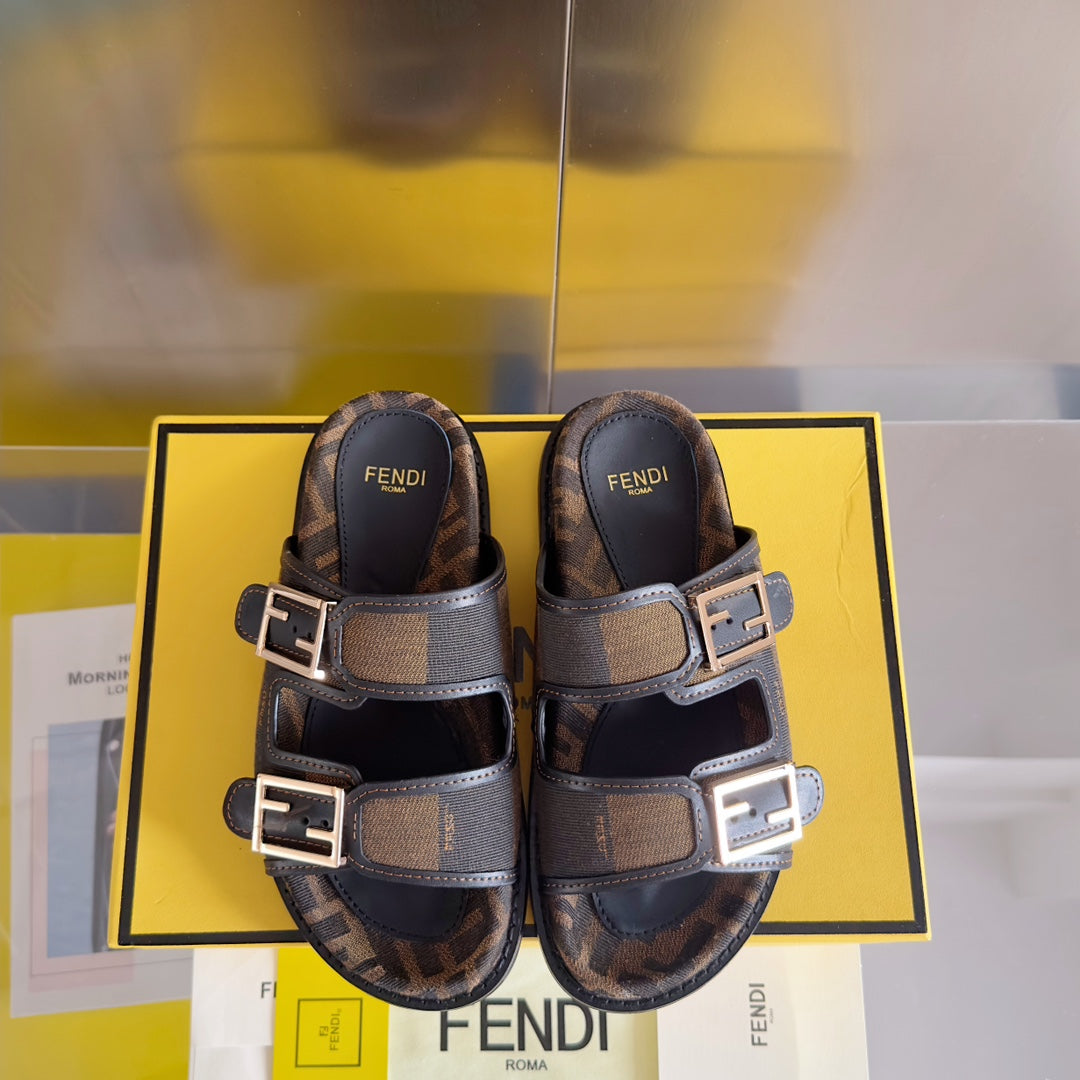 250513 New high-quality classic icon slippers